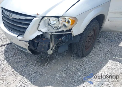 2006 Chrysler Town & Country Lx from USA, damaged, VIN 1A4GP44R06B609929